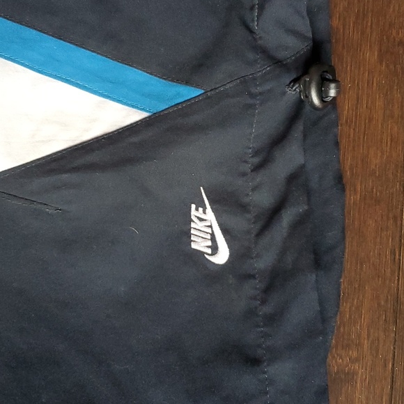 Vintage Nike Shorts - Picture 2 of 4